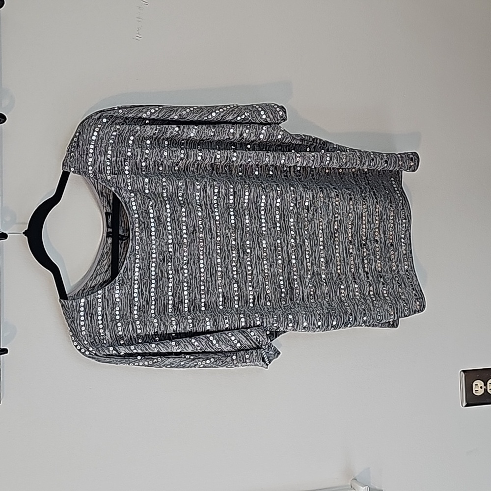 New Direction Grey Sequins Top SZ: Large